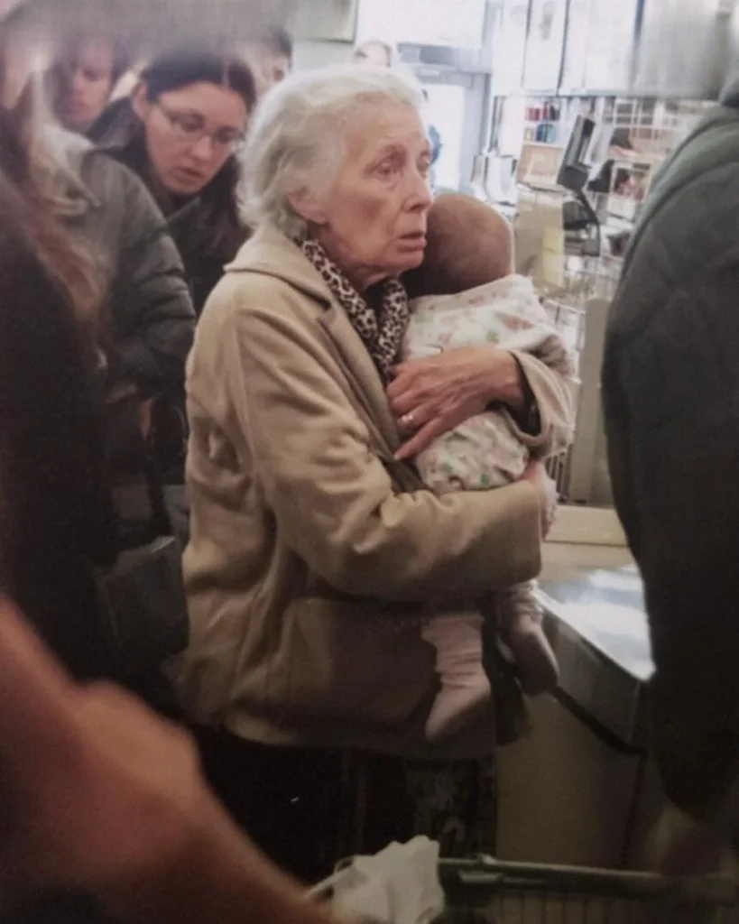 A Kind Stranger’s Act in a Supermarket Line Changed My Day Completely